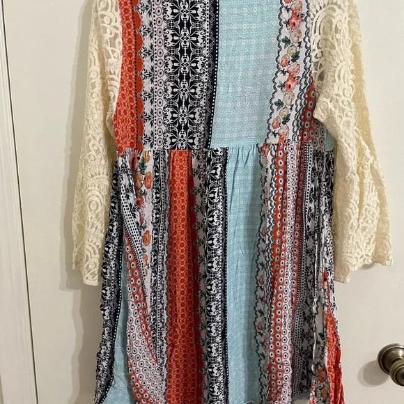 Kori Red and Blue Casual Sundress with Bell Sleeves - Picture 2 of 4